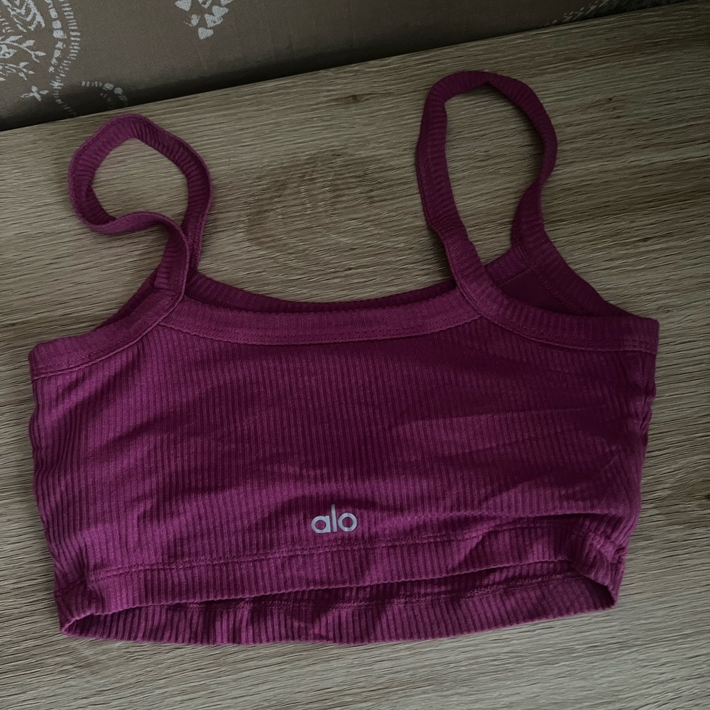 Alo Yoga Ribbed Crop Whisper Bra Tank in Wild Berry